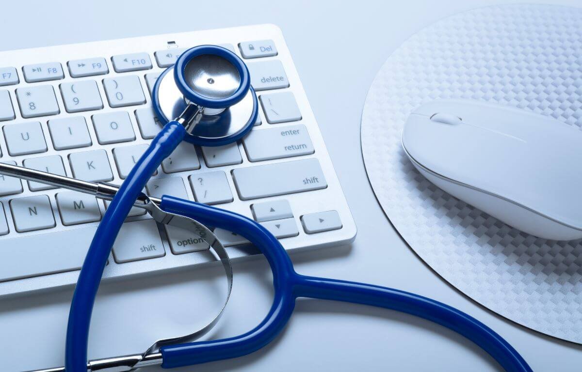 Marketing para Médicos: O que não pode fazer no digital segundo as regras do CFM